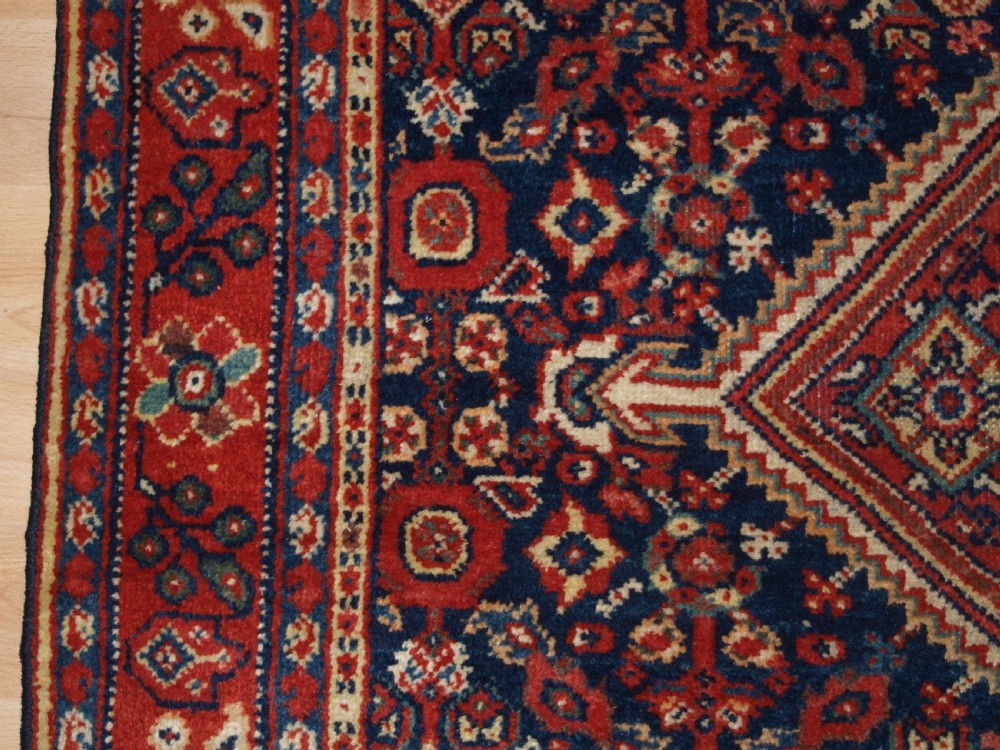 ANTIQUE MAHAL RUG WITH SHRUB DESIGN, SUPERB COLOURS, CIRCA 1900. View IV