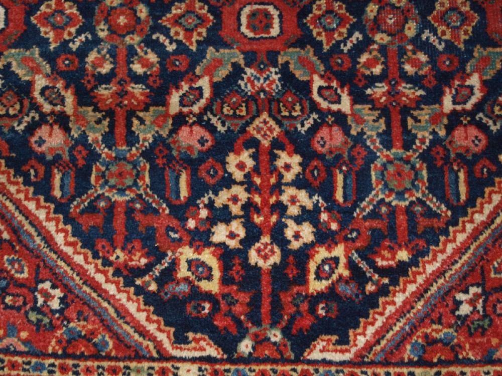 ANTIQUE MAHAL RUG WITH SHRUB DESIGN, SUPERB COLOURS, CIRCA 1900. View X