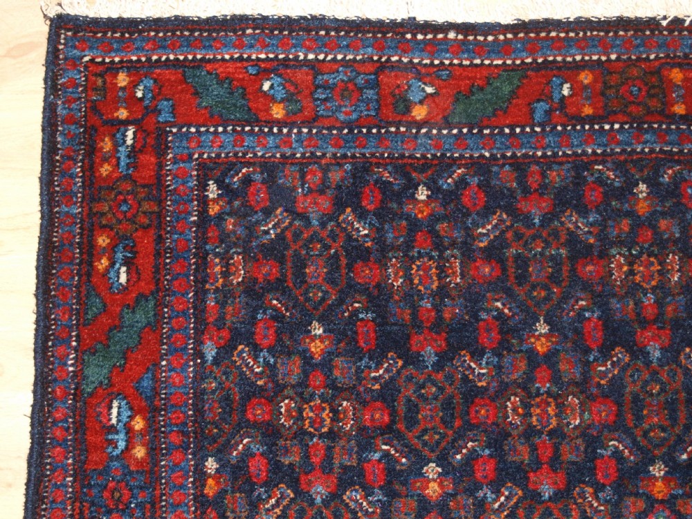 ANTIQUE SENNEH VILLAGE RUG OF SMALL SIZE WITH HERATTI DESIGN, CIRCA 1900. View IV