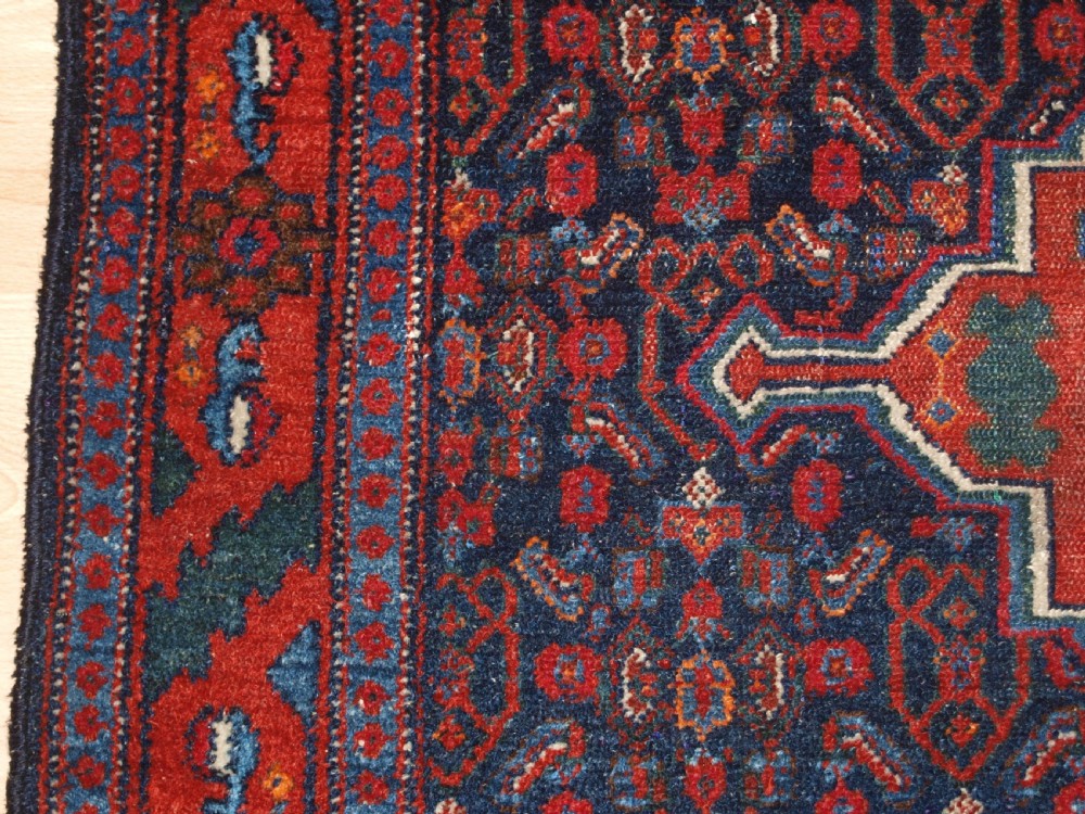 ANTIQUE SENNEH VILLAGE RUG OF SMALL SIZE WITH HERATTI DESIGN, CIRCA 1900. View V