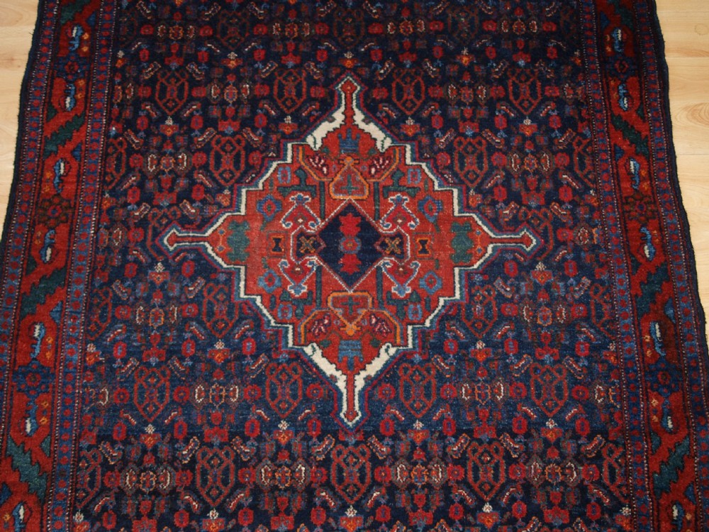 ANTIQUE SENNEH VILLAGE RUG OF SMALL SIZE WITH HERATTI DESIGN, CIRCA 1900. View VII