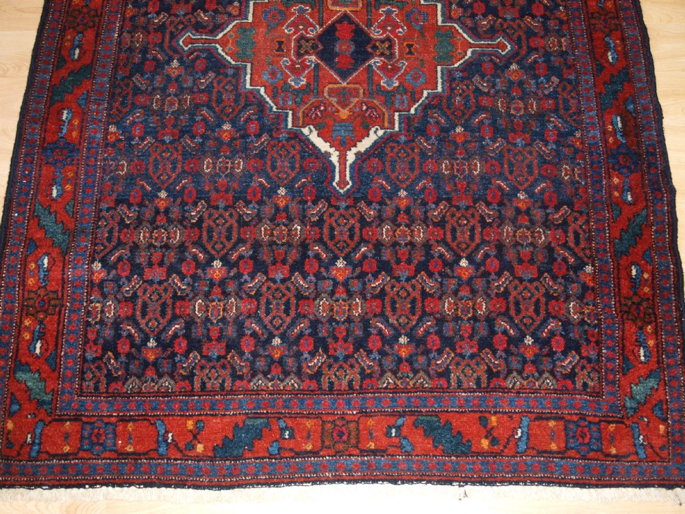 ANTIQUE SENNEH VILLAGE RUG OF SMALL SIZE WITH HERATTI DESIGN, CIRCA 1900. View VIII