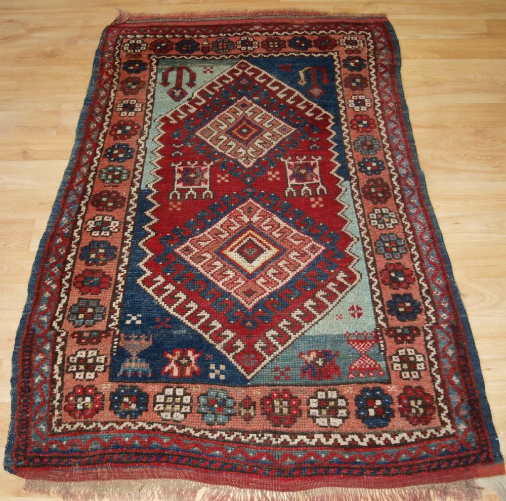 ANTIQUE TURKISH BERGAMA REGION VILLAGE RUG, RUSTIC DESIGN, CIRCA 1900.