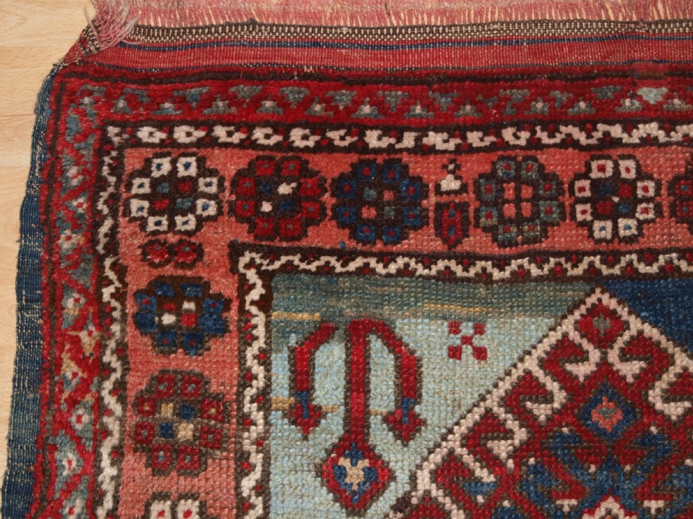 ANTIQUE TURKISH BERGAMA REGION VILLAGE RUG, RUSTIC DESIGN, CIRCA 1900. View IV