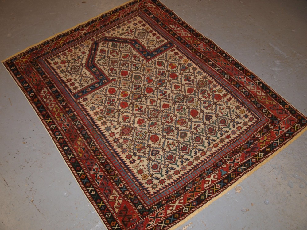 ANTIQUE CAUCASIAN DAGHESTAN PRAYER RUG, FLORAL LATTICE DESIGN, SUPERB, CIRCA 1880. View II