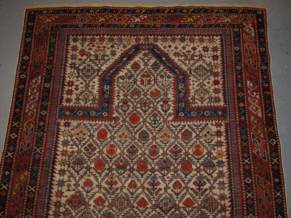ANTIQUE CAUCASIAN DAGHESTAN PRAYER RUG, FLORAL LATTICE DESIGN, SUPERB, CIRCA 1880. View VI