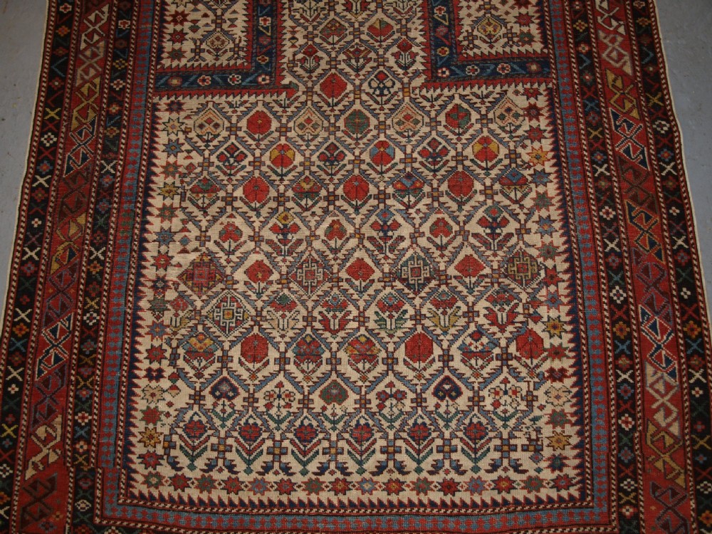 ANTIQUE CAUCASIAN DAGHESTAN PRAYER RUG, FLORAL LATTICE DESIGN, SUPERB, CIRCA 1880. View VII