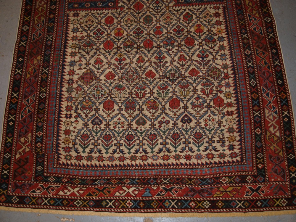 ANTIQUE CAUCASIAN DAGHESTAN PRAYER RUG, FLORAL LATTICE DESIGN, SUPERB, CIRCA 1880. View VIII