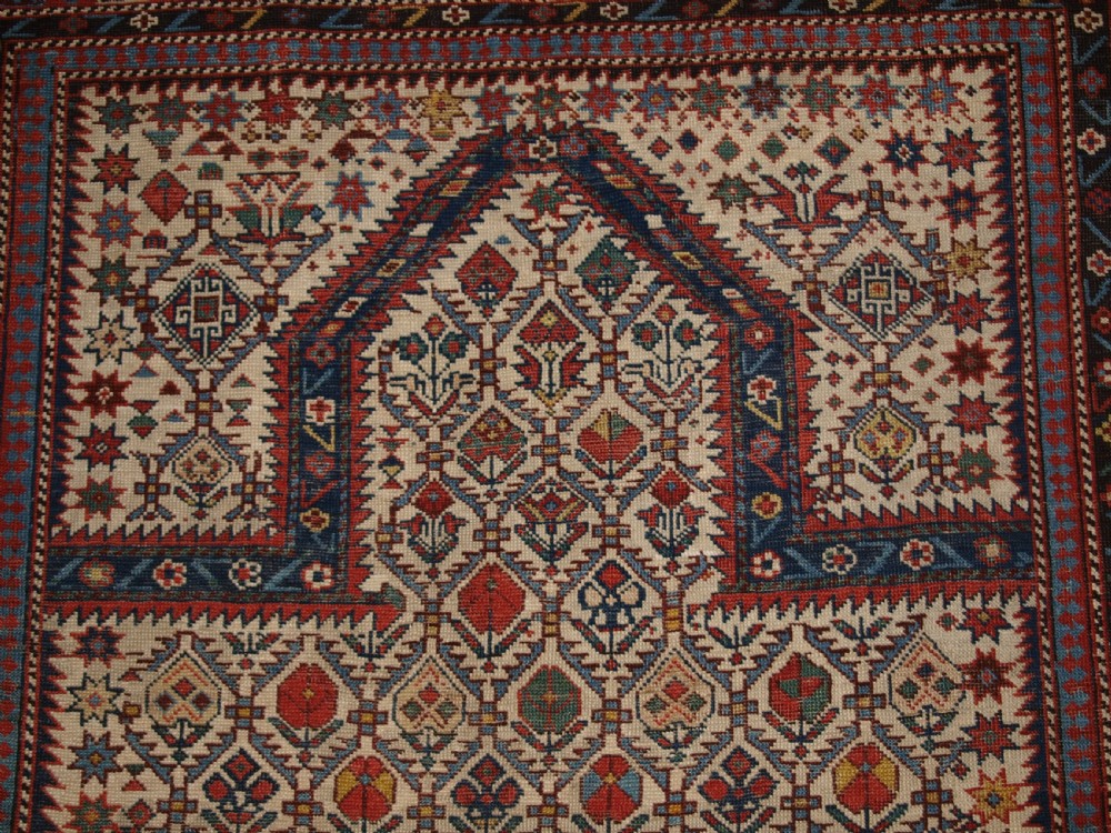 ANTIQUE CAUCASIAN DAGHESTAN PRAYER RUG, FLORAL LATTICE DESIGN, SUPERB, CIRCA 1880. View X