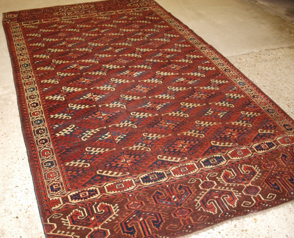 ANTIQUE YOMUT TURKMEN CARPET WITH SUPERB LARGE ELEM PANELS, CIRCA 1850/70.