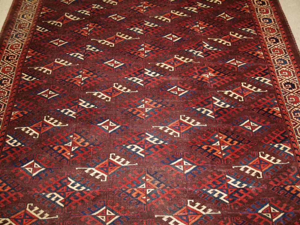 ANTIQUE YOMUT TURKMEN CARPET WITH DYRNAK GUL DESIGN, CIRCA 1890. View V