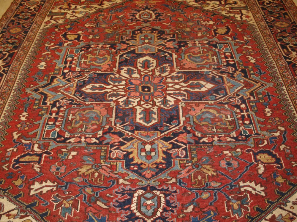 ANTIQUE HERIZ CARPET, WONDERFUL SOFT COLOURS, COUNTRY HOUSE STYLE, CIRCA 1900. View V