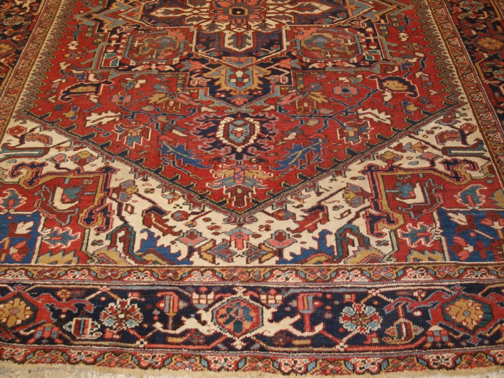 ANTIQUE HERIZ CARPET, WONDERFUL SOFT COLOURS, COUNTRY HOUSE STYLE, CIRCA 1900. View VI