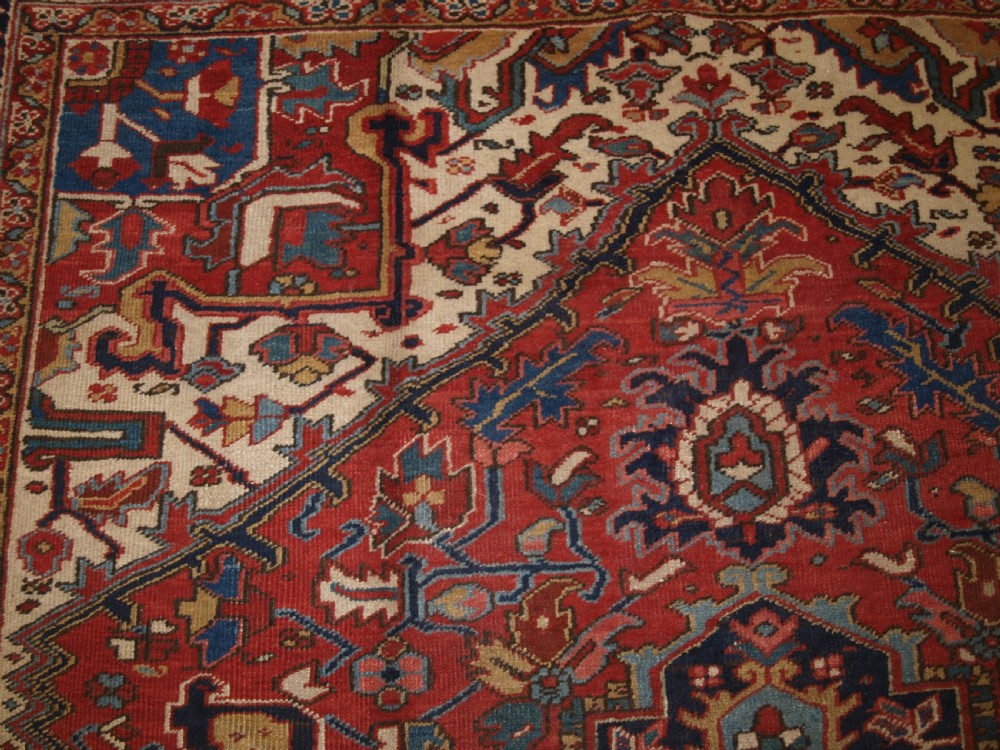 ANTIQUE HERIZ CARPET, WONDERFUL SOFT COLOURS, COUNTRY HOUSE STYLE, CIRCA 1900. View VII