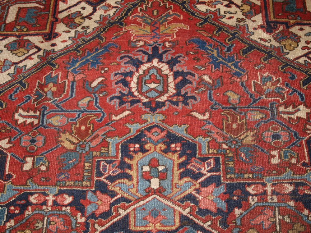 ANTIQUE HERIZ CARPET, WONDERFUL SOFT COLOURS, COUNTRY HOUSE STYLE, CIRCA 1900. View IX
