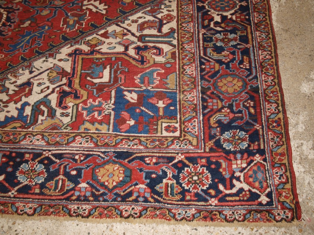 ANTIQUE HERIZ CARPET, WONDERFUL SOFT COLOURS, COUNTRY HOUSE STYLE, CIRCA 1900. View X