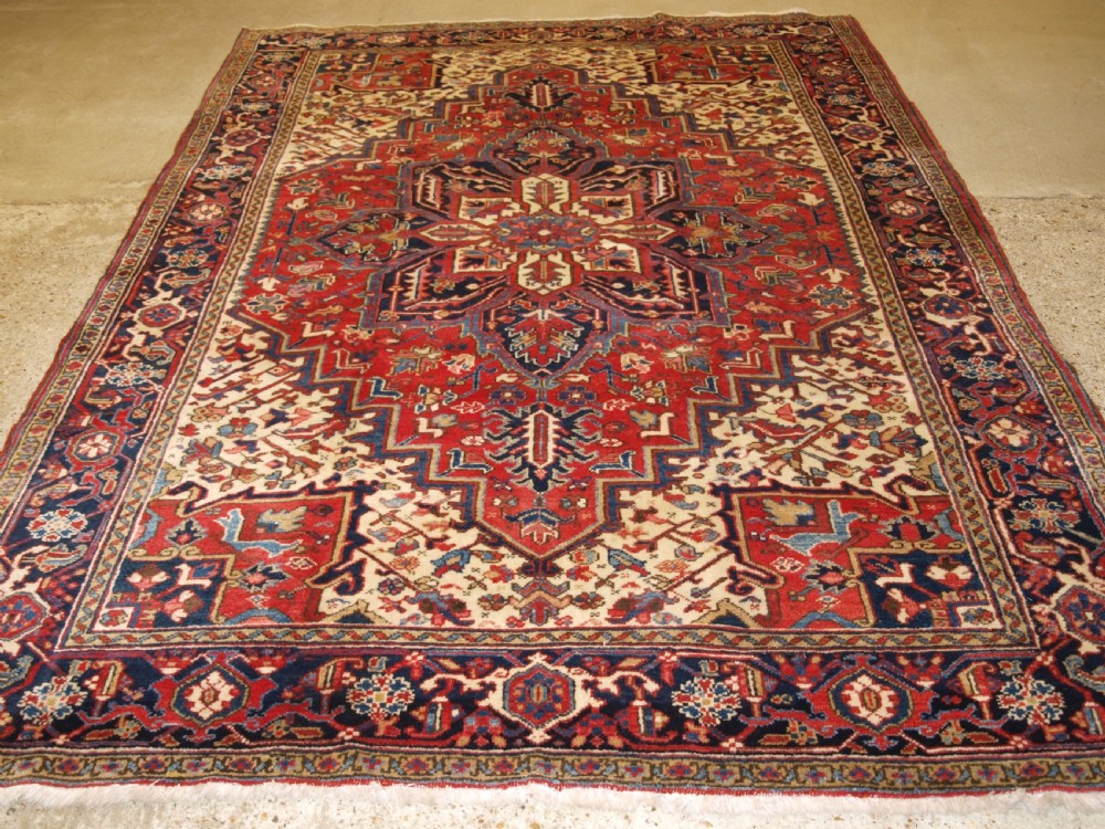ANTIQUE HERIZ CARPET, SMALL ROOM SIZE, GREAT CONDITION, CIRCA 1900/20. View II