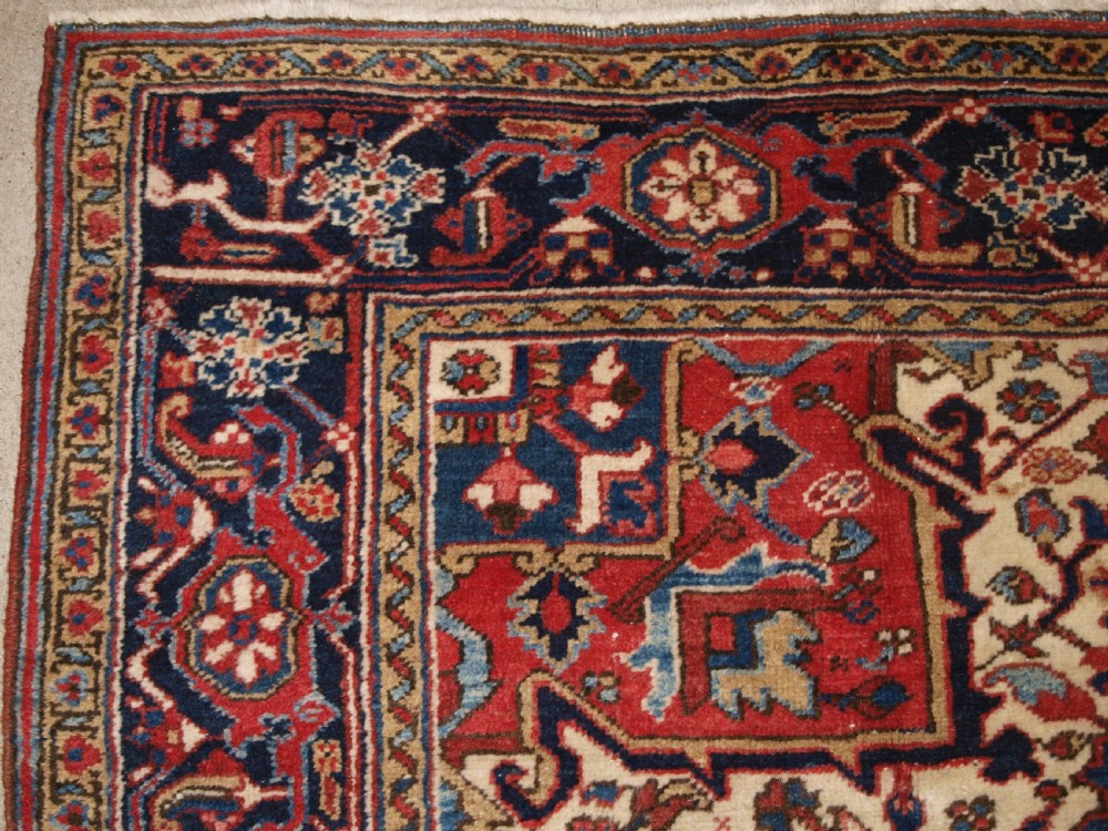 ANTIQUE HERIZ CARPET, SMALL ROOM SIZE, GREAT CONDITION, CIRCA 1900/20. View III