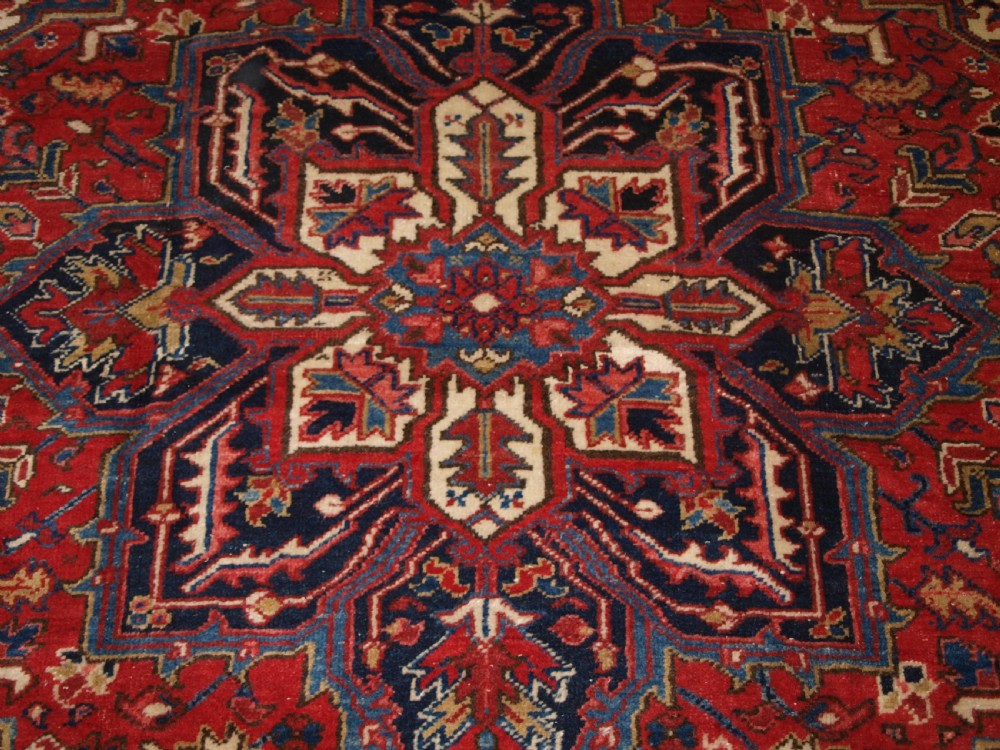 ANTIQUE HERIZ CARPET, SMALL ROOM SIZE, GREAT CONDITION, CIRCA 1900/20. View VII