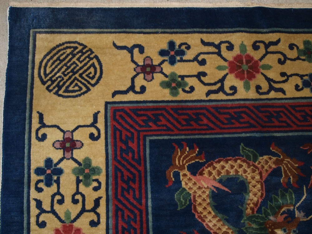ANTIQUE CHINESE PEKING CARPET WITH FOUR DRAGONS, CIRCA 1920. View IV