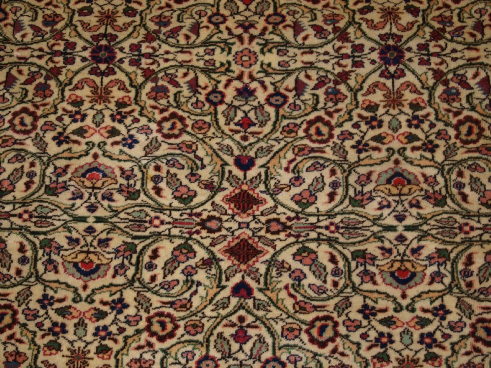 OLD TURKISH KAYSERI CARPET, SOFT COLOUR, PALE GREEN BORDER, CIRCA 1930. View VII