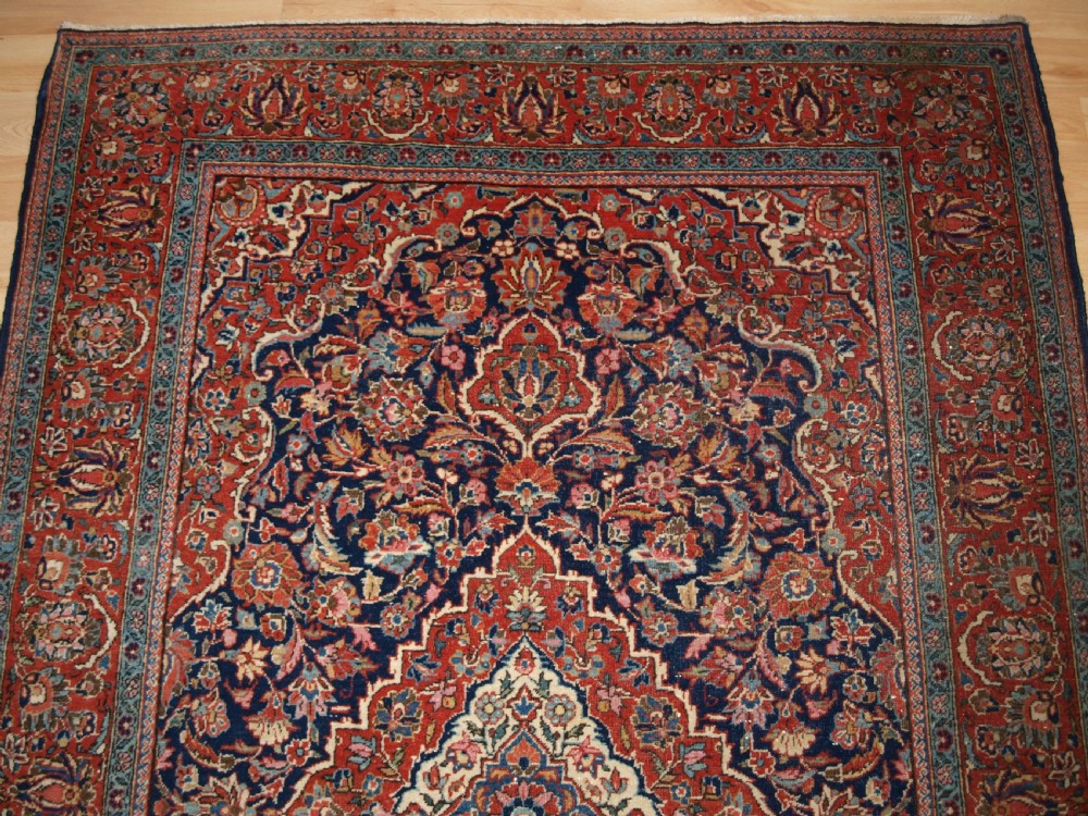 ANTIQUE KASHAN RUG OF TRADITIONAL DESIGN, CIRCA 1920. View III