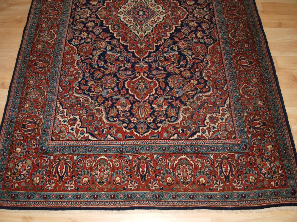 ANTIQUE KASHAN RUG OF TRADITIONAL DESIGN, CIRCA 1920. View V