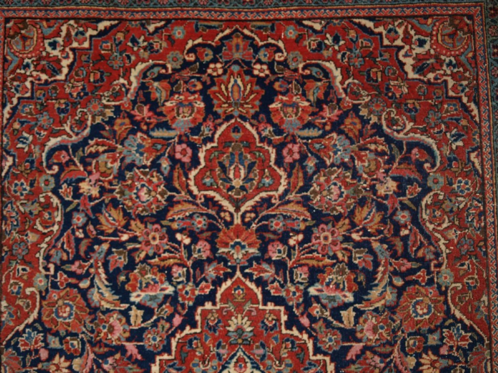 ANTIQUE KASHAN RUG OF TRADITIONAL DESIGN, CIRCA 1920. View VI