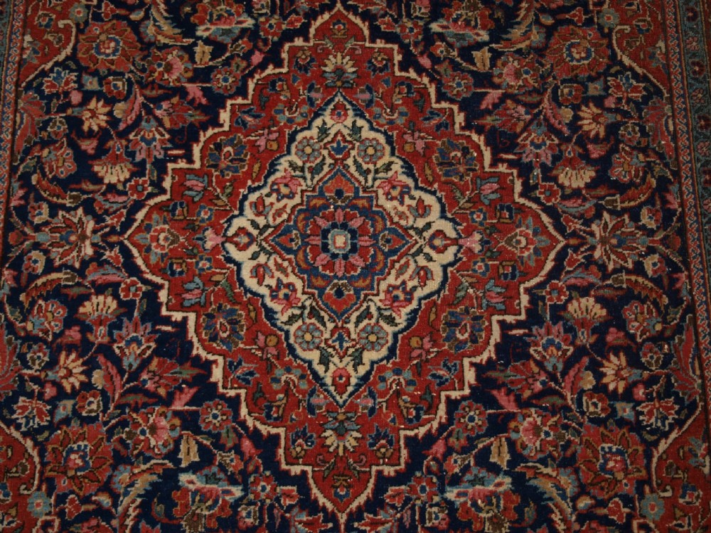 ANTIQUE KASHAN RUG OF TRADITIONAL DESIGN, CIRCA 1920. View VII