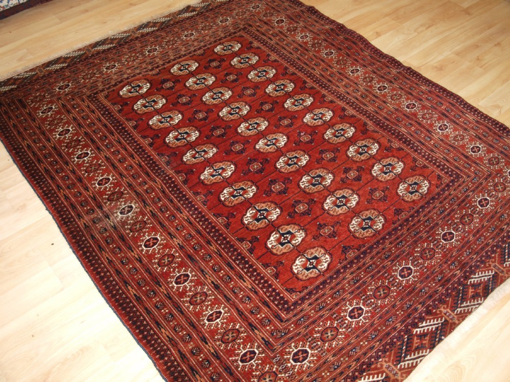 ANTIQUE TEKKE TURKMEN RUG, EXCELLENT COLOUR, GOOD FURNISHING RUG, CIRCA 1900. View II