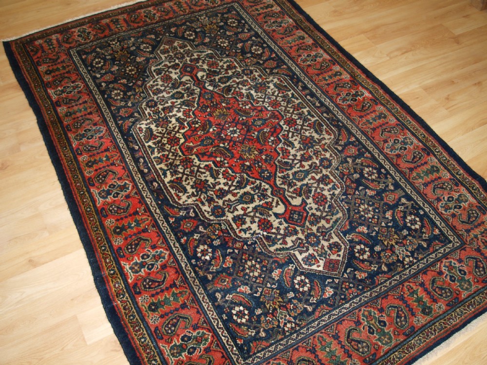 ANTIQUE MALAYER VILLAGE RUG, SOFT RED BORDER, CIRCA 1920. View II