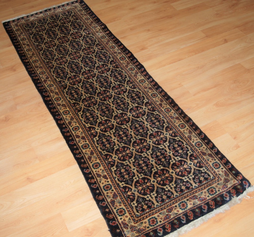 OLD HAMADAN VILLAGE RUNNER, VERY SMALL SIZE, CIRCA 1920/30. View II