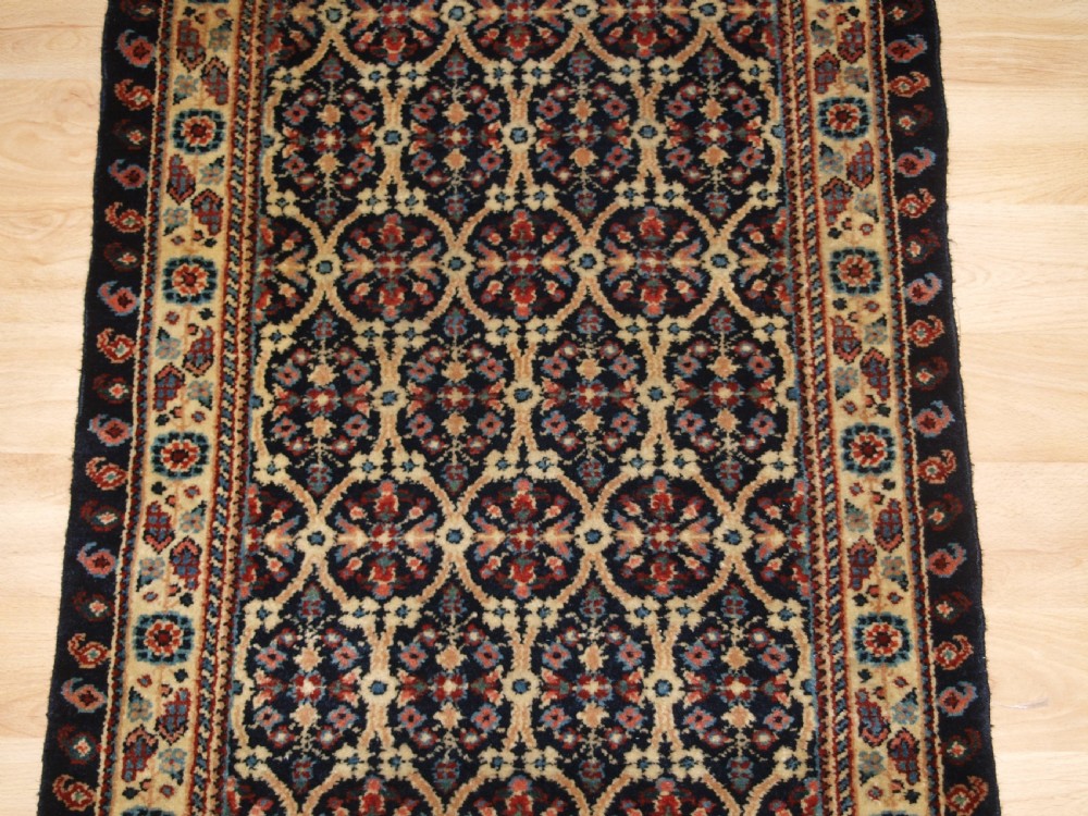 OLD HAMADAN VILLAGE RUNNER, VERY SMALL SIZE, CIRCA 1920/30. View IX