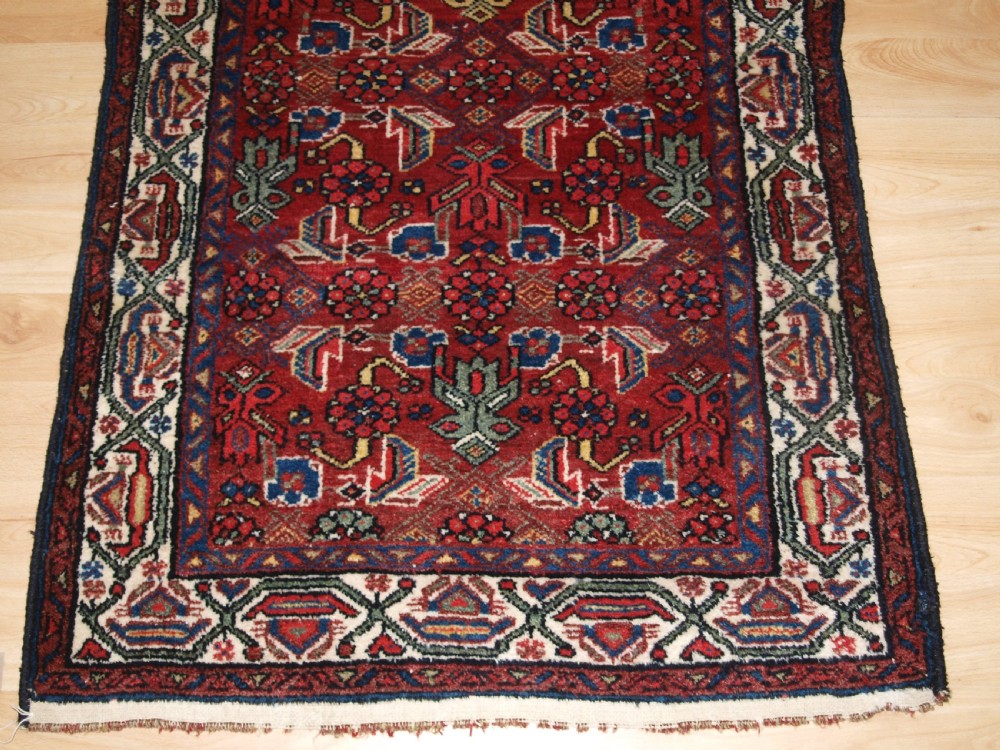 OLD SARABENT VILLAGE RUNNER, SCARCE SMALL SIZE, CIRCA 1920/30. View VII