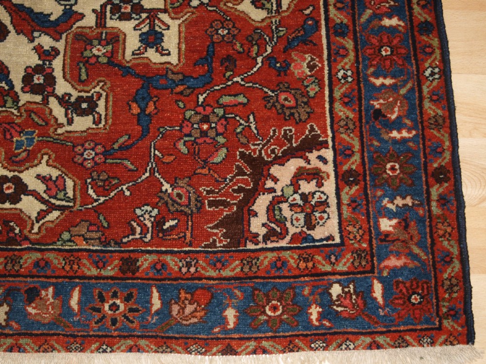 ANTIQUE TAFRESH VILLAGE RUG OF CLASSIC DESIGN, CIRCA 1900. View IX
