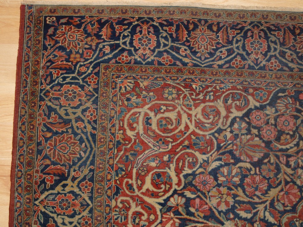 ANTIQUE KASHAN RUG, GREAT COLOUR WITH LOW PILE FOR THE LIVED WITH LOOK, CIRCA 1900. View II