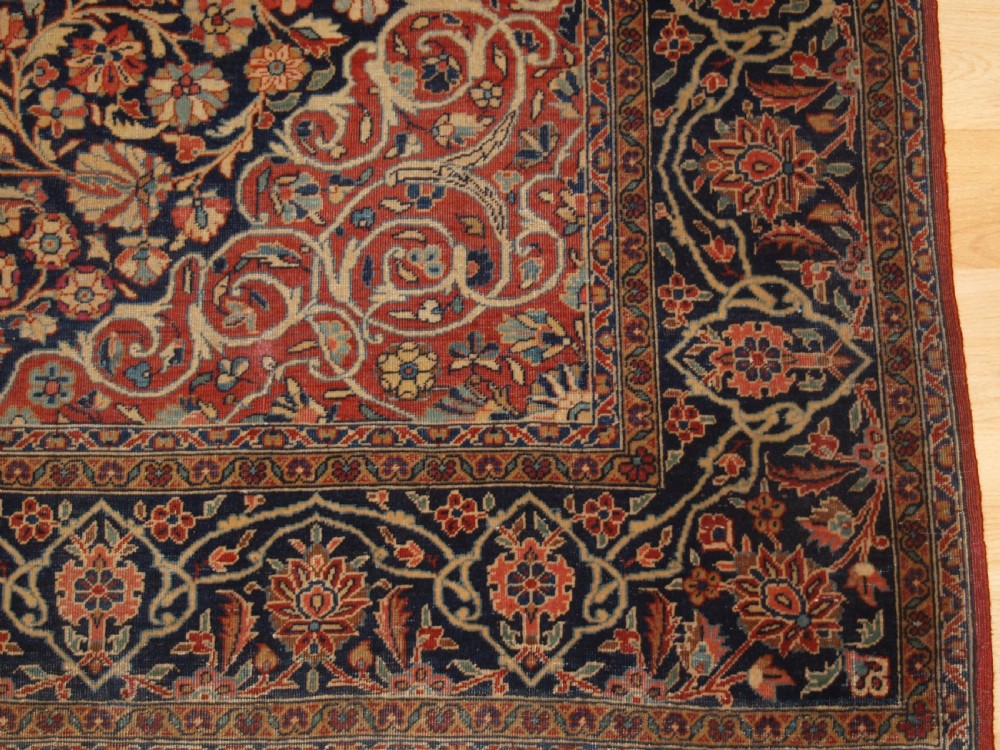 ANTIQUE KASHAN RUG, GREAT COLOUR WITH LOW PILE FOR THE LIVED WITH LOOK, CIRCA 1900. View X