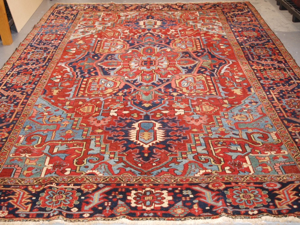 ANTIQUE HERIZ CARPET, EXCELLENT COLOURS, GREAT FURNISHING CARPET, CIRCA 1900. View II