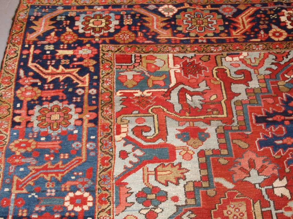 ANTIQUE HERIZ CARPET, EXCELLENT COLOURS, GREAT FURNISHING CARPET, CIRCA 1900. View VI