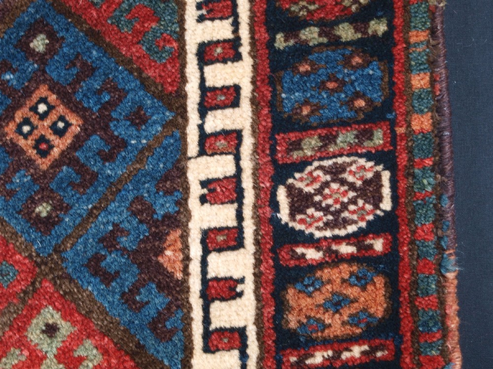 ANTIQUE JAF KURD BAG WITH PLAIN WEAVE ZIG ZAG BACK, CIRCA 1880. View VIII