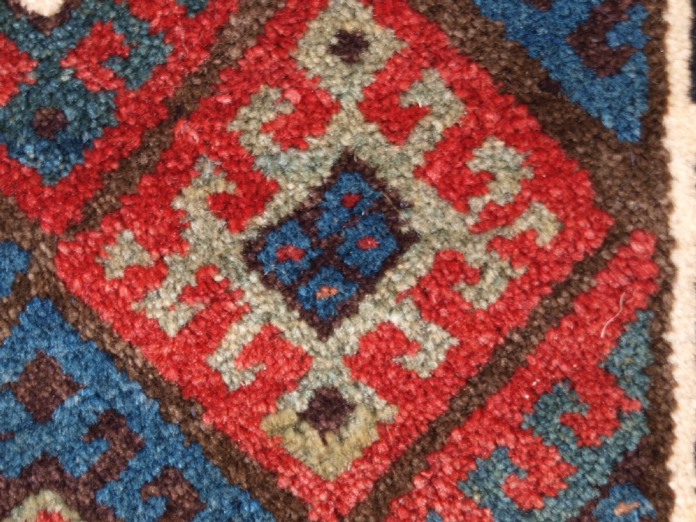 ANTIQUE JAF KURD BAG WITH PLAIN WEAVE ZIG ZAG BACK, CIRCA 1880. View X