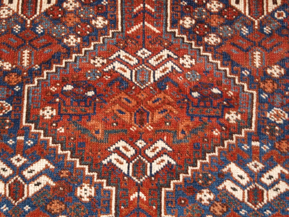 OLD KHAMSEH TRIBAL RUG, TRIBAL DESIGN, SMALL SIZE, CIRCA 1920. View IX