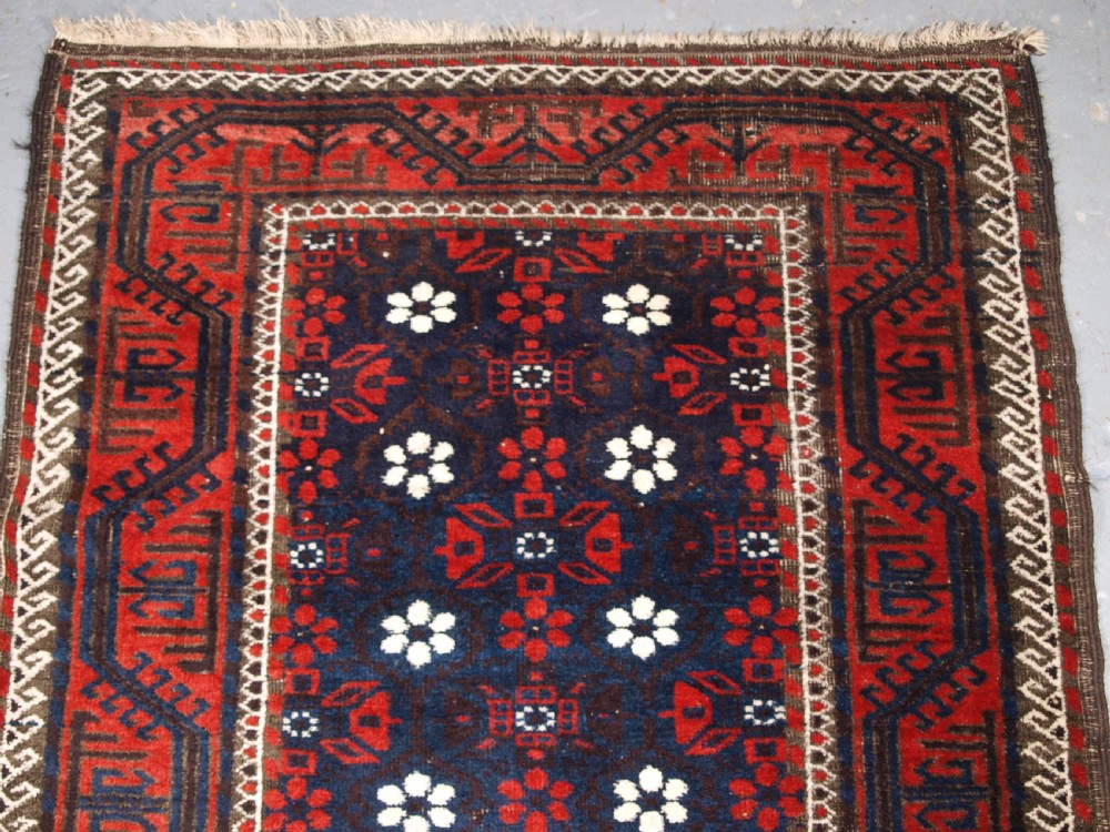 ANTIQUE BALUCH RUG WITH MINA KHANI DESIGN, EXCELLENT CONDITION, CIRCA 1900. View III