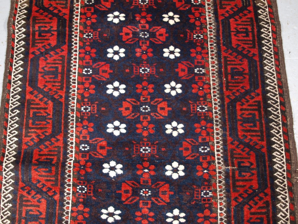 ANTIQUE BALUCH RUG WITH MINA KHANI DESIGN, EXCELLENT CONDITION, CIRCA 1900. View V