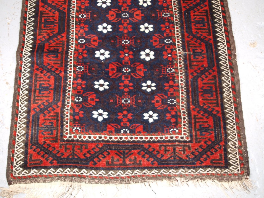 ANTIQUE BALUCH RUG WITH MINA KHANI DESIGN, EXCELLENT CONDITION, CIRCA 1900. View VI