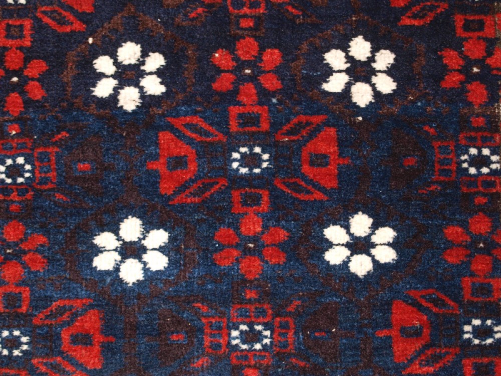 ANTIQUE BALUCH RUG WITH MINA KHANI DESIGN, EXCELLENT CONDITION, CIRCA 1900. View VII