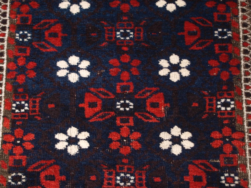 ANTIQUE BALUCH RUG WITH MINA KHANI DESIGN, EXCELLENT CONDITION, CIRCA 1900. View VIII