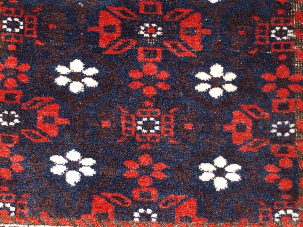 ANTIQUE BALUCH RUG WITH MINA KHANI DESIGN, EXCELLENT CONDITION, CIRCA 1900. View X