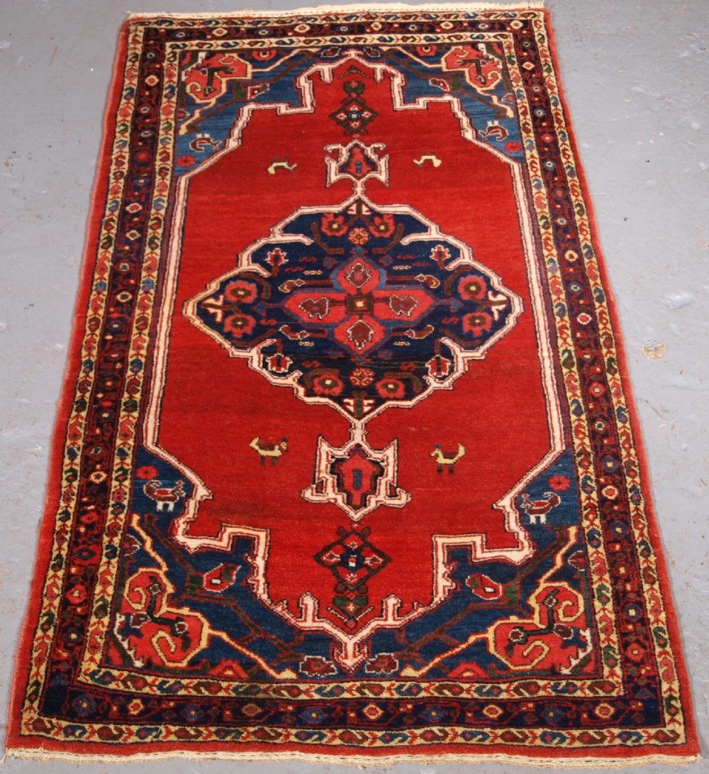 ANTIQUE BIJAR RUG OF SMALL SIZE, EXCELLENT CONDITION, CIRCA 1900.