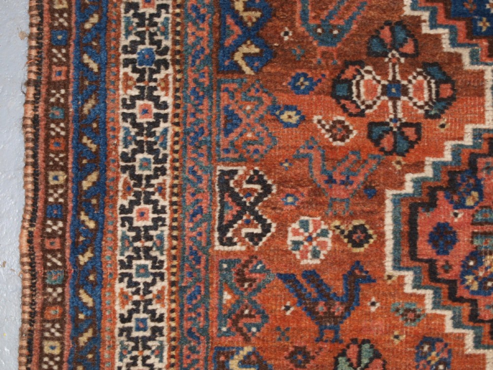 ANTIQUE KHAMSEH SHIRAZ TRIBAL RUG OF SMALL SIZE, CIRCA 1910. View VII